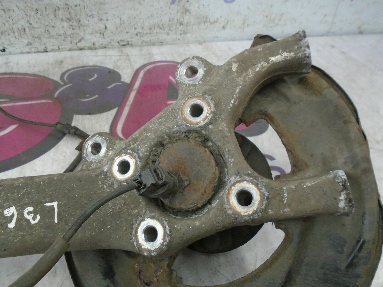 2008 LEXUS IS SE 220D OFFSIDE FRONT WHEEL HUB & BEARING WITH TRAILING