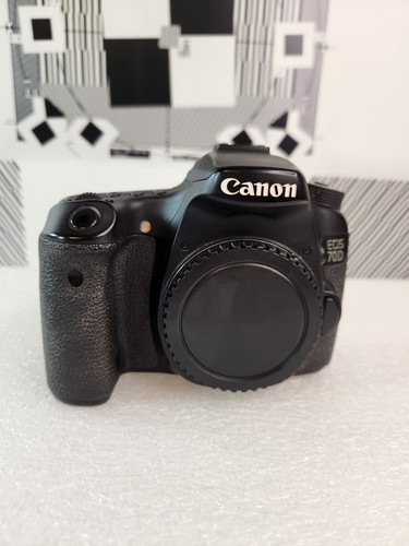 Canon EOS 70D 20.2MP DSLR Camera Body Only No Power Parts or Repair