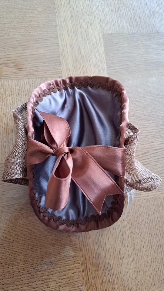 chapeau Marron Tissus et Resille, Avec serpentine pour poupée ancienne fait main - Photo 4/4