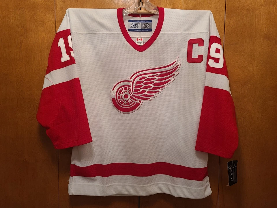 Camiseta deportiva auténtica Steve Yzerman Detroit Red Wings Reebok 6100 Pro talla 52 con etiquetas Foto 3 de 4