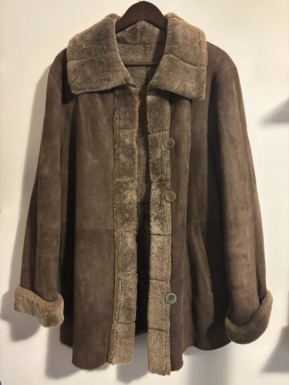Blue Duck Women’s Large Shearling Sheepskin Jacket, Brown, Fur Lined Beautiful!
Opens in a new windo