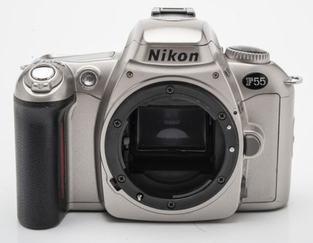 Nikon F55 Gehäuse Body SLR Kamera analoge Spiegelreflexkamera silber