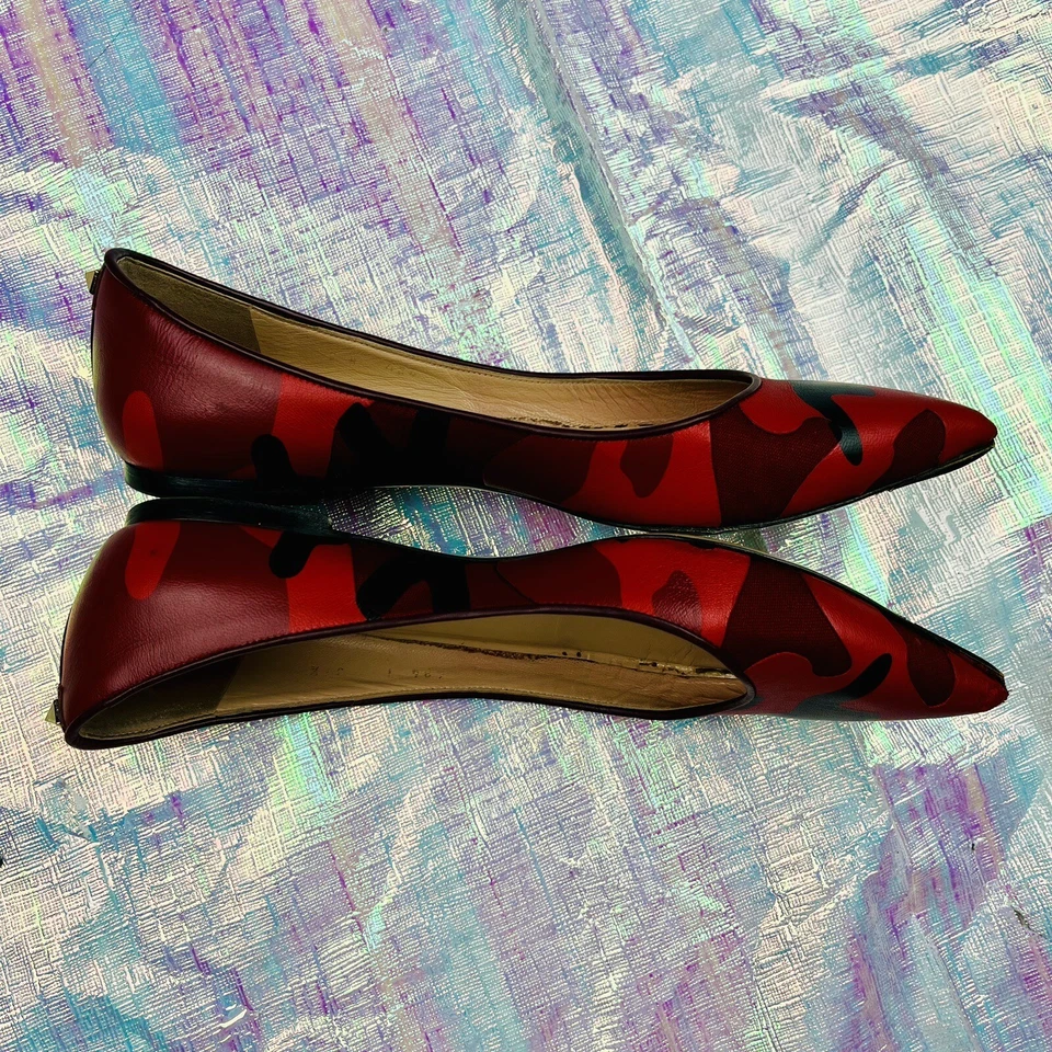 Valentino Garavani Cuero Rojo Abstracto Rockstud Plano - EU 37.5 - US 7 - Zapatos Foto 3 de 4