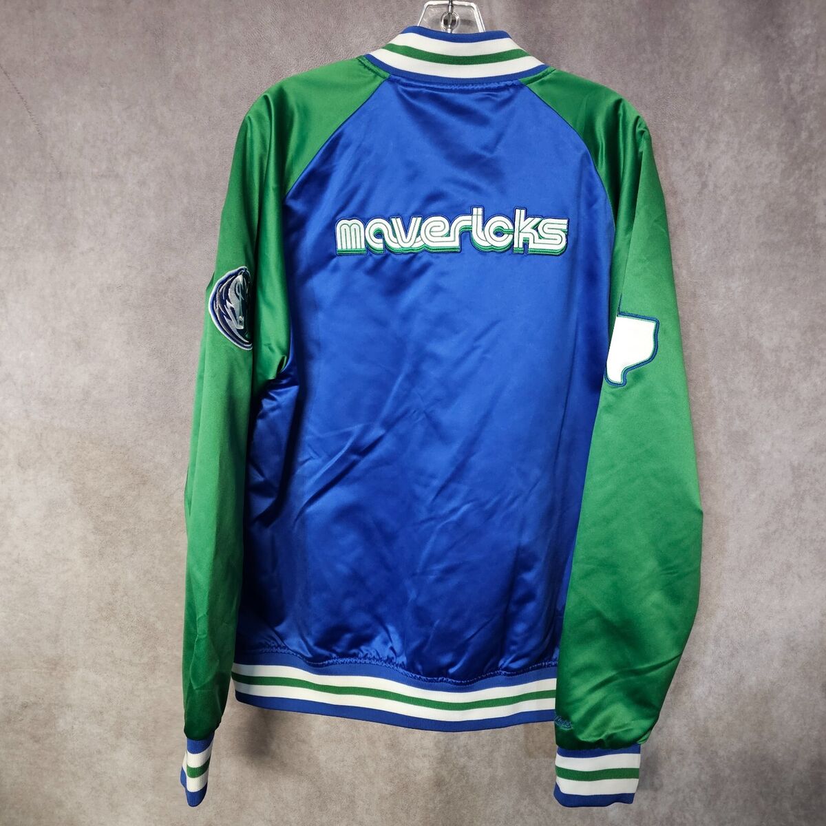 NWT Mitchell Ness NBA HWC Dallas Mavericks City Satin NWT Mitchell Ness NBA HWC Dallas Mavericks City Satin