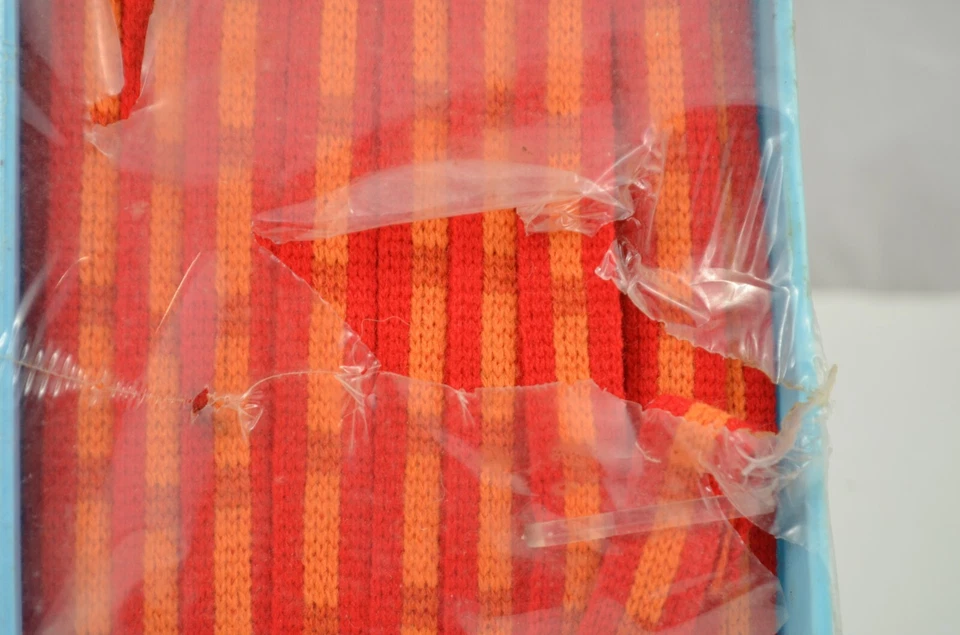 Recorte de consola vintage rojo naranja 18 yardas 1/2 pulgada 14437 NOS 100 % acrílico Foto 4 de 4