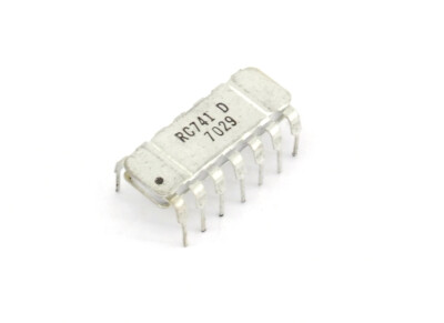 Raytheon RC741D High Gain Monolithic Operational Amplifier 14-Pin Vintage Chip
