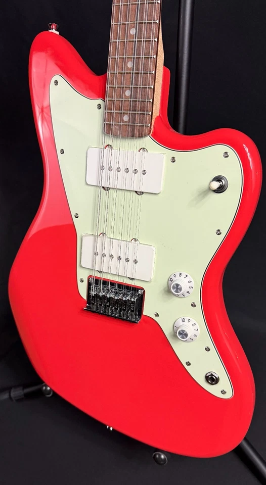Guitarra Eléctrica Squier FSR Paranormal Jazzmaster XII de 12 Cuerdas Fiesta Roja Foto 4 de 4