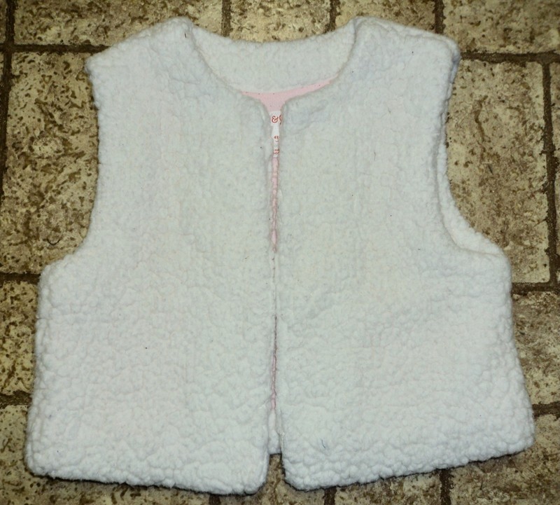 Cat & Jack Girl's Faux Fur Vest. Sz. 4T- 5T. Cute!