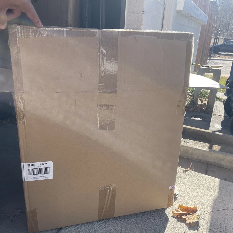 KLEIN TOOLS 55452RTB Rolling Tool Bag,Blk,Ballistic Polyester 23NN65 - Image 3 of 4