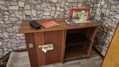 Versenkbare VERITAS Nähmaschine Inkl. Schrank mit Ausklappbaren Tisch, Platzspar