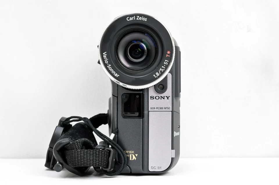 Mint Sony Handycam DCR-PC300 120x Zoom Mini DV Camcorder Nightshot JAPAN 2317 - Image 4 of 4