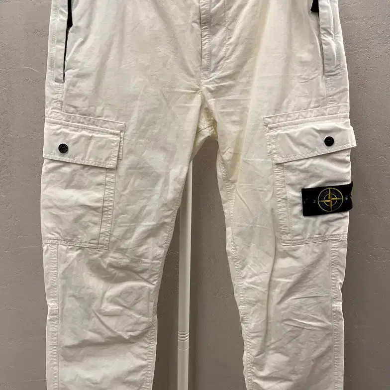 Stone Island White Cargo Pants W30 Men's Clothing thumbnail 3