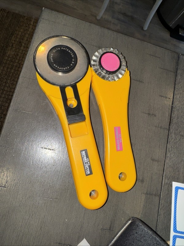 2x OLFA  Ergonomic Rotary Cutter  Sewing Quilting