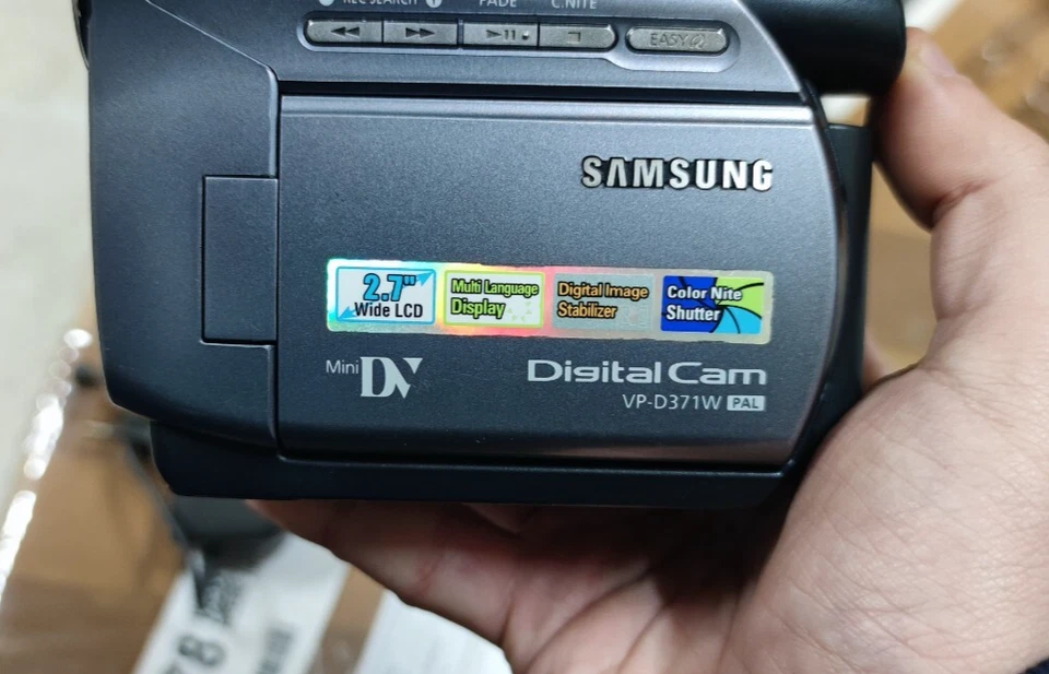 Samsung VP-D371W mini DV digital cam PAL videocamera camera telecamera video - Immagine 4 di 4