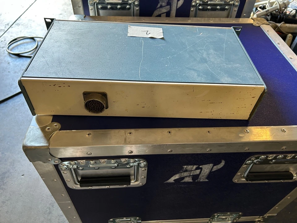 Splitter box 20 CH. , input output panel with whirlwind W2 connector & XLR #2 - Image 3 of 3