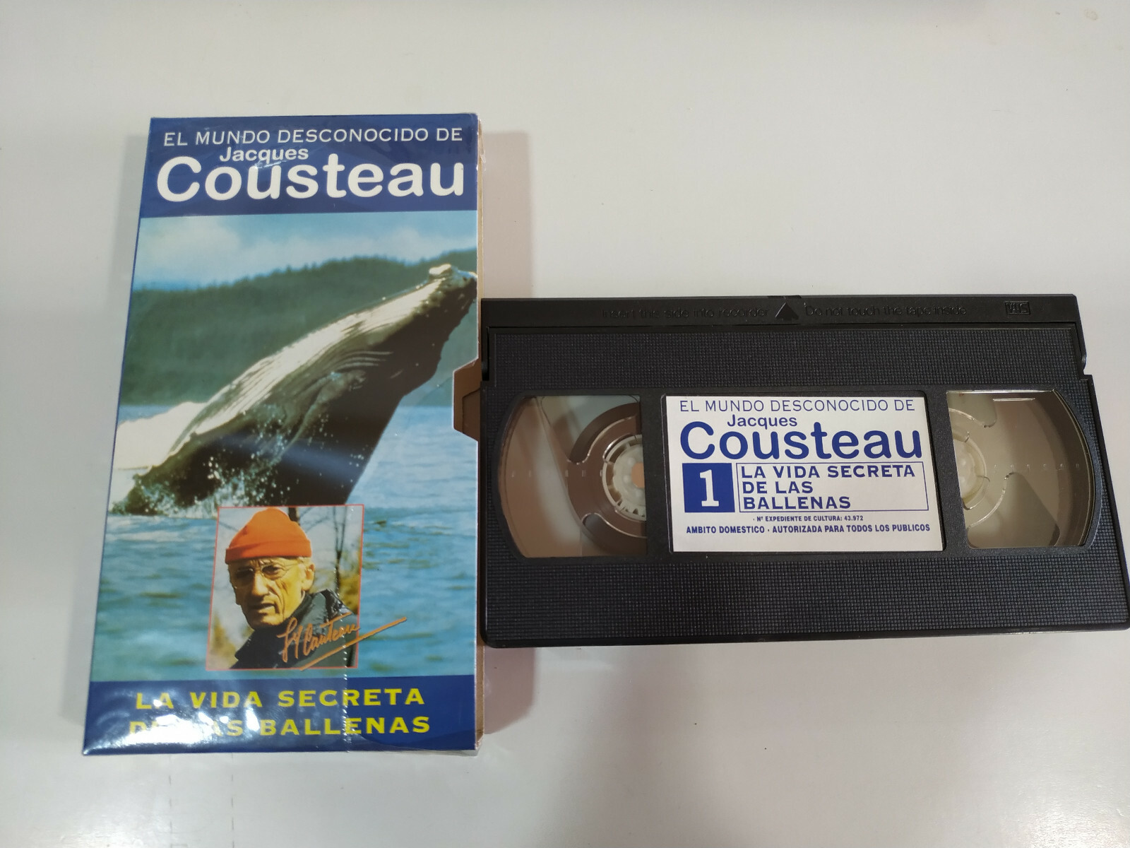 Jacques Cousteau - La Vida Secreta De Las Ballenas - VHS Tape Cinta Español