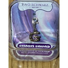 FAO Schwarz Charm Squad Initial G Metal Charm Tono Dorado Estrás Nuevo