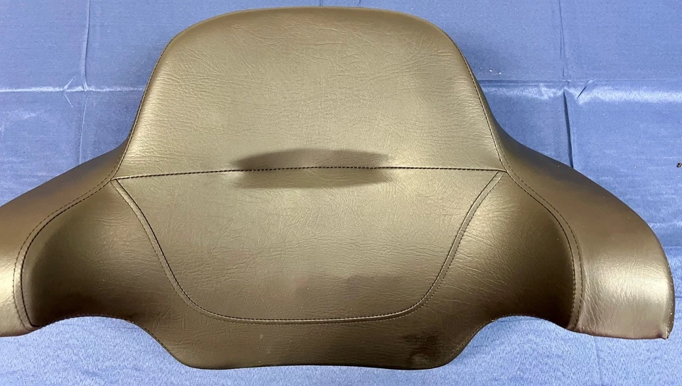 Подушечка для спинки Advanblack Tour-Pak Harley-Davidson 14-Later Touring and Trike - Изображение 2 из 4