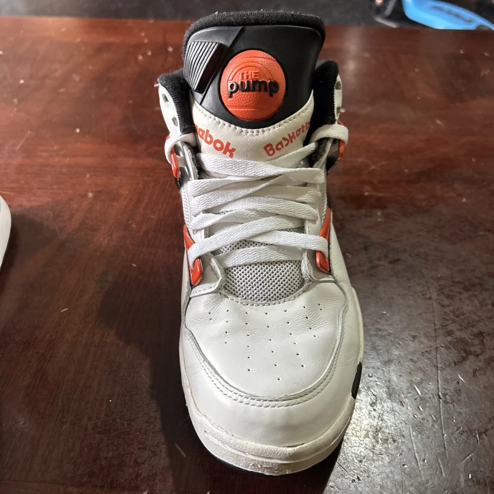 Size 7 - Reebok Pump Court White Black And Orange - Image 3 of 4