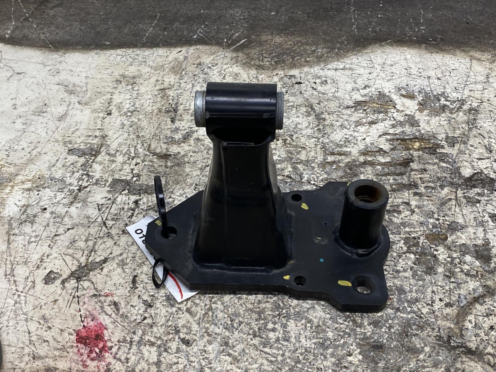 Bentley Mulsanne 2010-2020 Front Right Bumper bracket P/N 3Y0807552