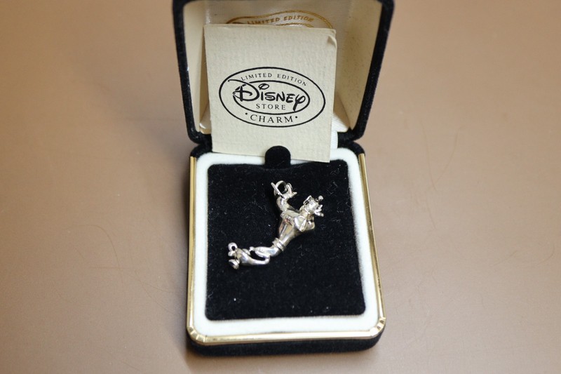 Vintage Disney Charm Collection, Genie & Lamp, 4841/8000 925SS 5.1DWT March1993