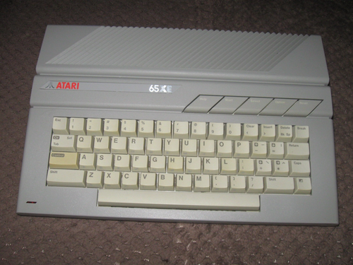 * Atari 65XE Home Computer, XC12 Data Recorder, Cart, Games & PSU - Superb! * - Photo 2/12