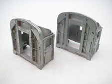 Lionel 2500 Series VESTIBULE ENDS TWO Pieces P/N 2532-42, Silver Used Complete
