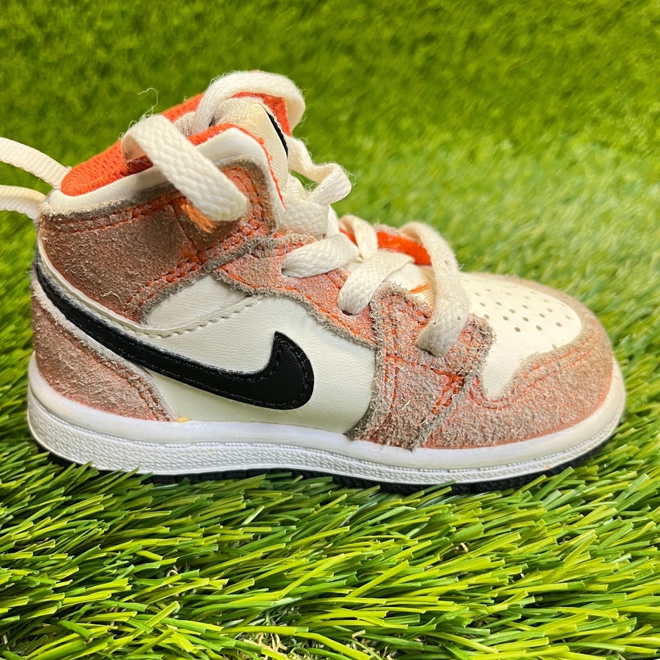 Nike Air Jordan 1 Mid Niño Pequeño Talla 5C Naranja Blanco Zapatos de Baloncesto Tenis Foto 4 de 4