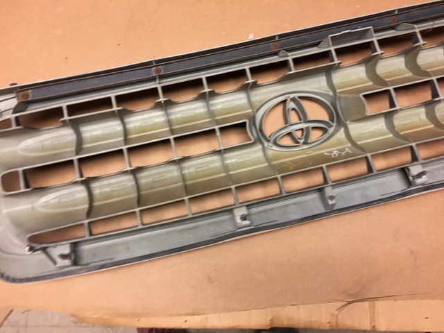 2002-2005 Toyota Sequoia Sr5 V8 Front OEM White Grille for sale online | eBay