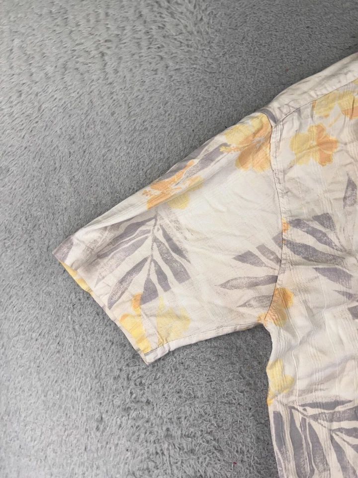 Camisa The Havanera Co Hombre Mediana Beige Hawaiana Floral Abotonada Hibisco Foto 3 de 4