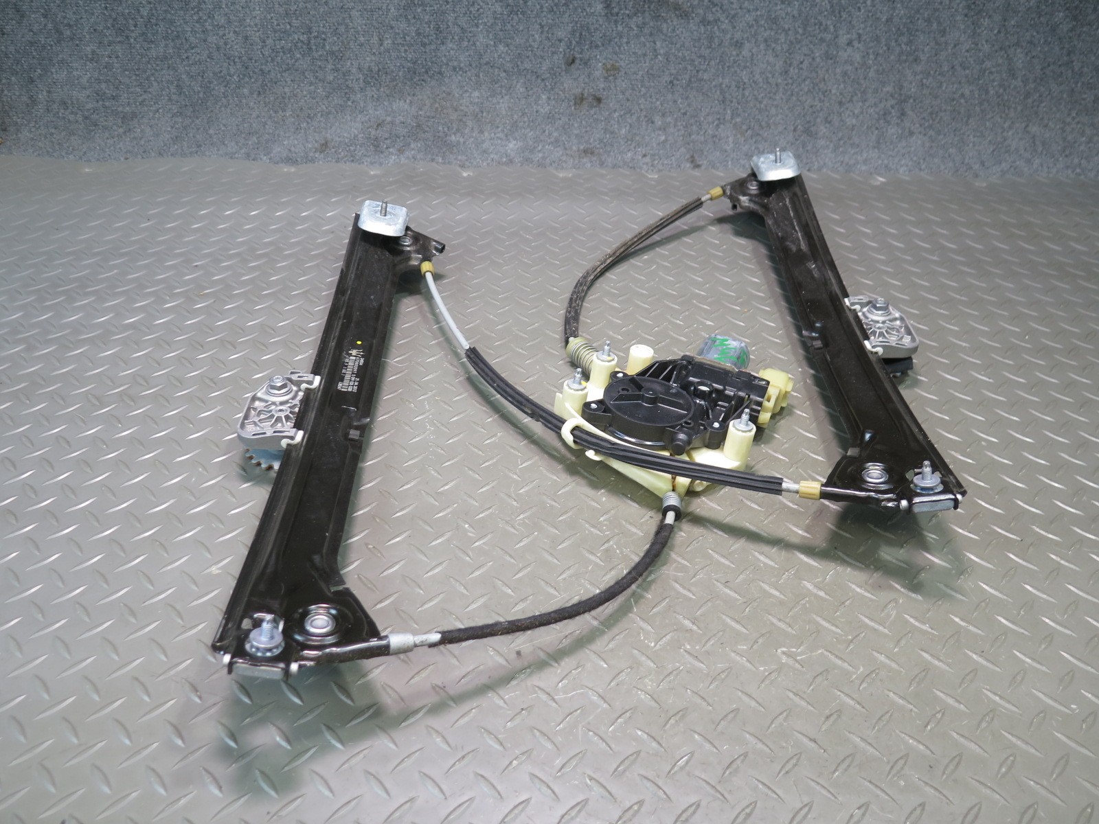 2014-2020 MASERATI GHIBLI M157 FRONT RIGHT PASS DOOR WINDOW REGULATOR W/ MOTOR