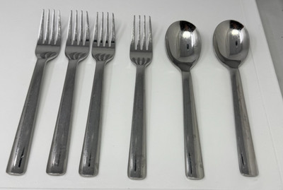 Robert Welsh 18/10 stainless flatware Merit 4 Dinner fork 2 Soup Spoon Mirror