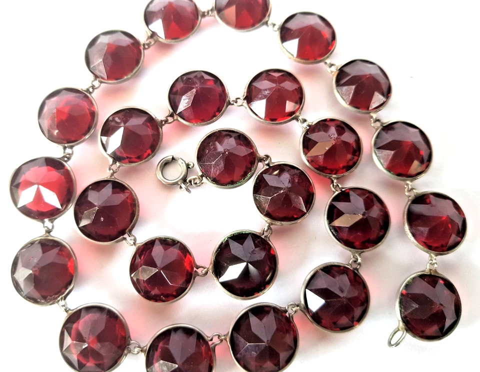 Ancien collier, vintage, art déco de perles taillées à facettes. - Photo 2/4