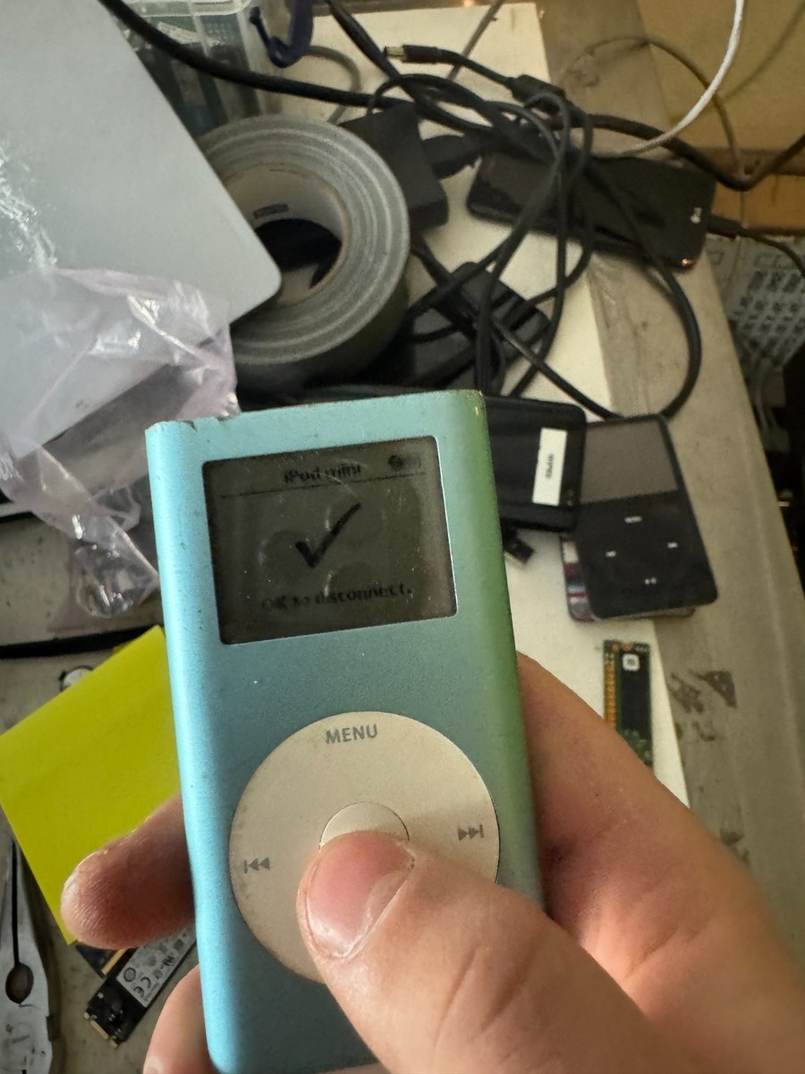 Apple A1051 iPod Mini (2nd Generation) 4 GB Green For Parts for