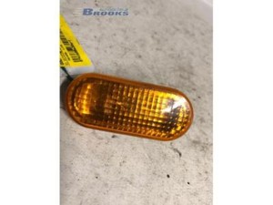 Blinker Kotflügel links vorne VW Golf IV 1J  P1681954