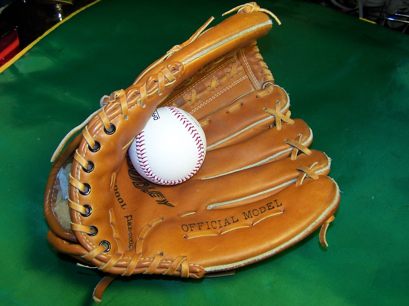 d&r baseball gloves