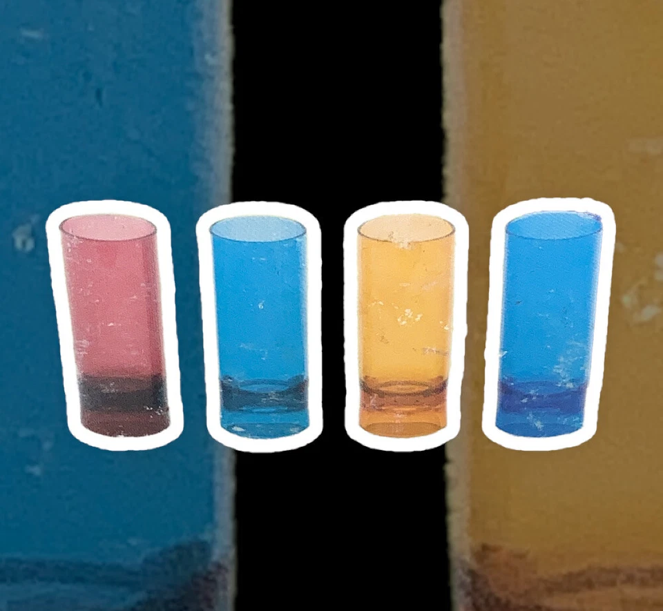 Paquete de fiesta conjunto de vasos de chupito paquete de cuatro acrílicos varios colores nuevo en caja, por Epic Foto 3 de 4