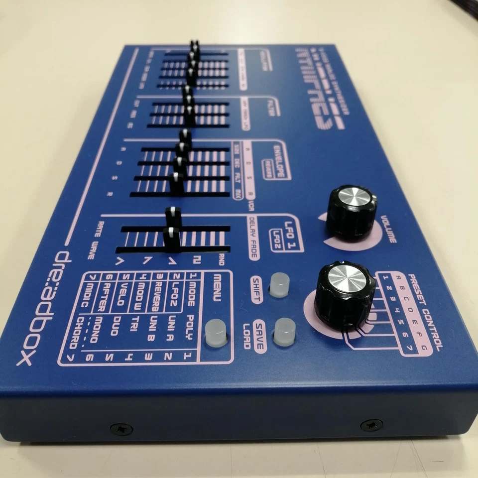 DREADBOX Nymphes 6-Voice Analog Synthesizer Digital Reverb Midi Gebraucht - Bild 4 von 4