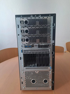 HPE ProLiant ML150 Gen9 Server (CTO 767064-B21)   Inkl. 3x Caddies & 2x Netzteil