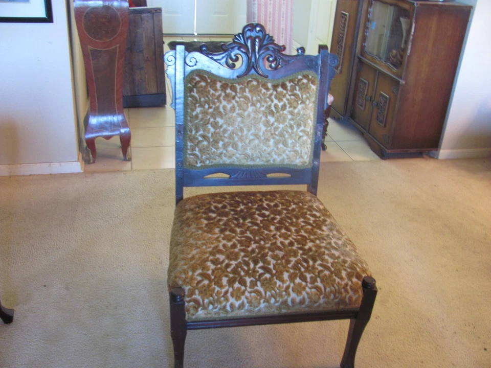 Juego antiguo de tres piezas, marco de caoba. Loveseat chino Chippendale, Luis IV Foto 2 de 3