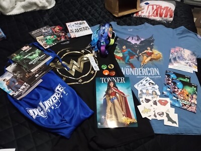 Wonder Woman And Super Man T Shirt + Many Promotional Items Wondercon 2012 