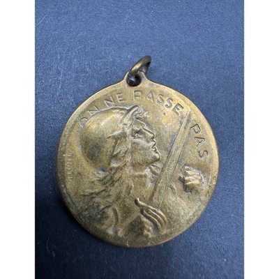 Vintage France 1916 WWI Verdun On Ne Passe Pas Bronze Medal By Vernier