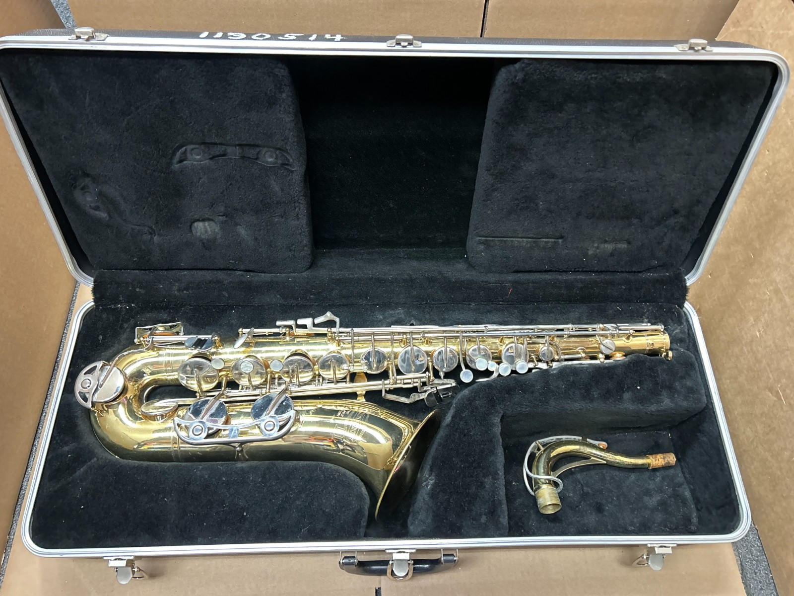 Selmer Bundy ii Tenor Sax with Hardshell Case