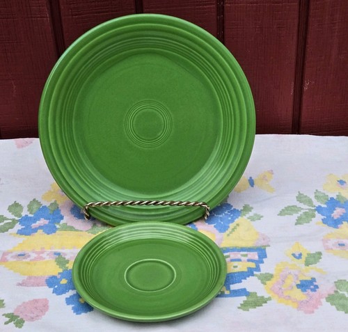 Vintage Fiesta Medium Green Dinner Plate Saucer 1950s Homer Laughlin - Picture 1 of 9