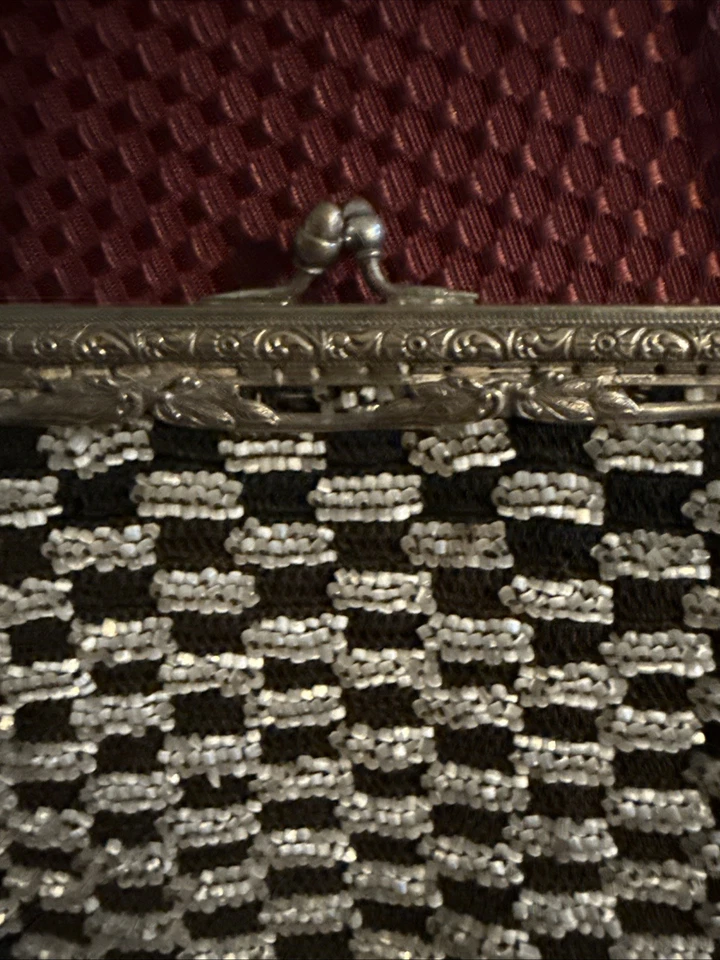 古董 20 世纪 20 年代钢切割串珠 Flapper 钱包银色条纹艺术装饰美丽 — 第 4/4 张图片