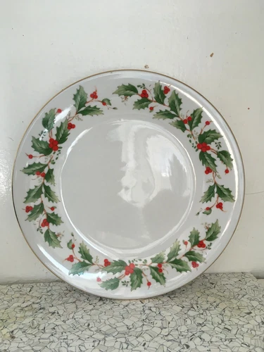 China Pearl Fine China "Noel" Holly Pattern CHOICE:  Plates Bowls Cups Saucers