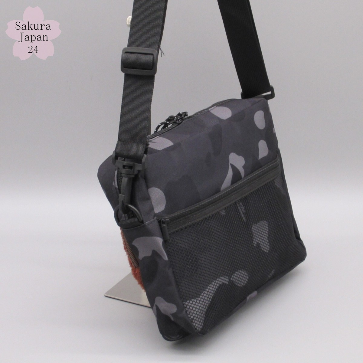 BAPE A Bathing Ape Shoulder Bag Camo Green 2021 AW & Black BAPE A Bathing Ape Shoulder Bag Camo Green 2021 AW & Black