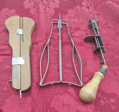 3 Vintage Rug Hook Punch Sliding Needle Shuttle Tools 1930s