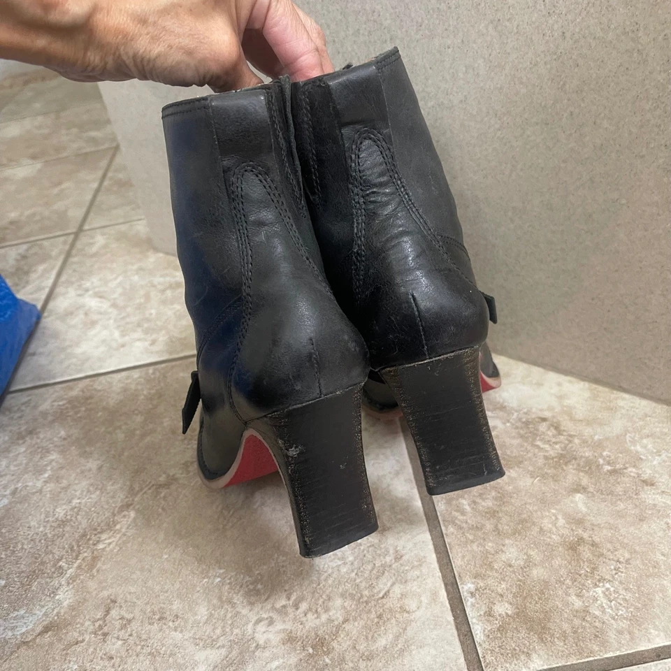 Botas informales Diesel Rita de cuero negras al tobillo para mujer talla 6,5 usadas góticas Foto 2 de 4