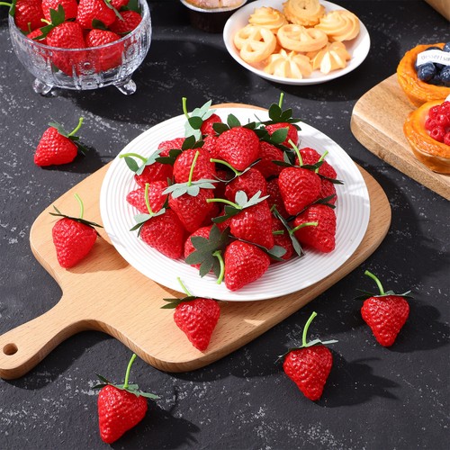 50 Pezzi Plastica Modello Fragola Bambino Ornamento Fragole Finte - Foto 8 di 11
